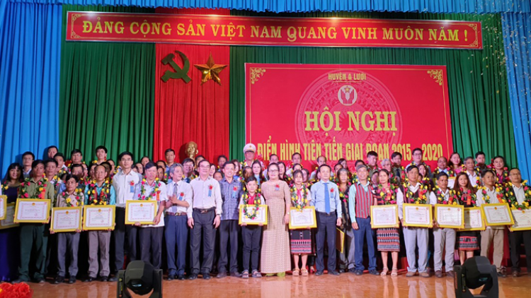A Lưới-Thừa Thiên Huế: Hơnh déh 82 cha nặc manứih, tập thể điển hình tiên tiến cr’chăl c’moo 2015-2020