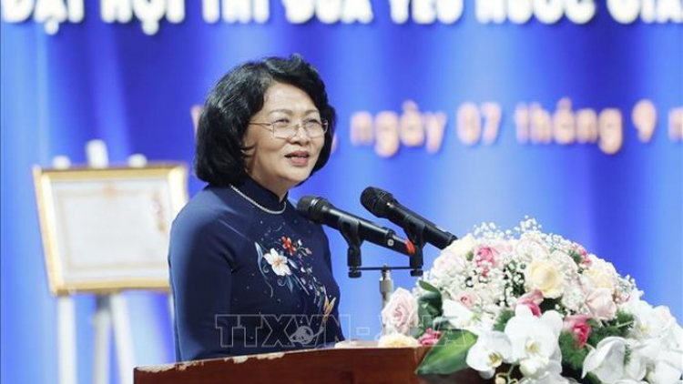 Phó Chủ tịch k’tiếc k’ruung Đặng Thị Ngọc Thịnh pâh bhiệc bhan hơnh déh 50 c’moo t’ngay pa căh truyền hình tr’nợơp