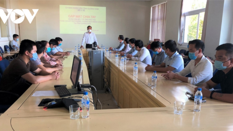 C’bhúh y, bác sĩ Phú Thọ dưr chô xang lấh mưy c’xêê ặt ooy Quảng Nam zêl cha groong pr’lúh Covid-19