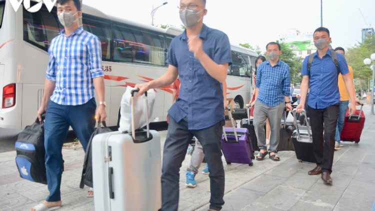 16 bác sĩ Nghệ An moot zooi Đà Nẵng zêl pr’luh Covid-19