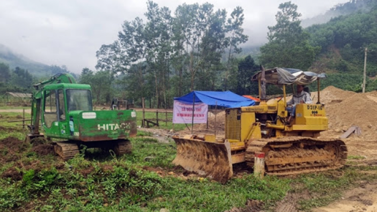 Tợơp  bhrợ zr’lụ ặt t’mêê đoọng ha đhanuôr đhị Trà Leng