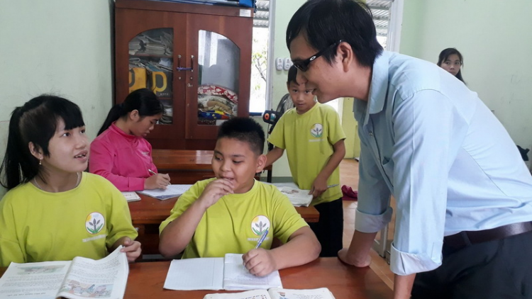 Loom luônh âng thầy giáo k’bang pưa băn k’rang bấc p’niên khuych goo