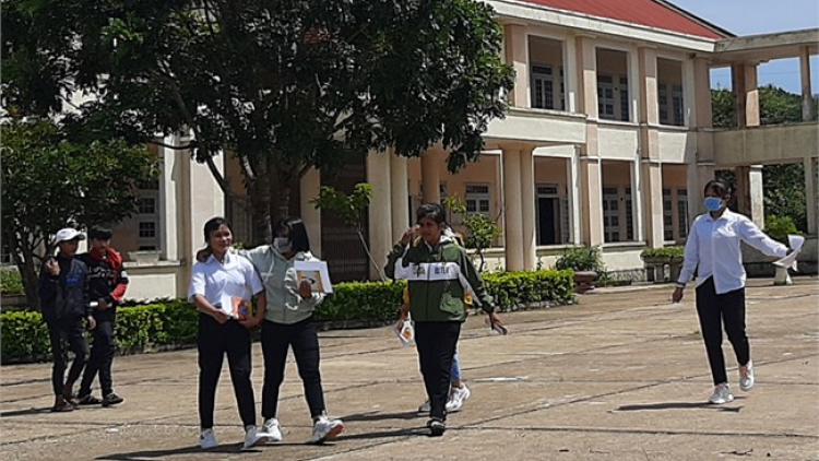 C’moo học t’mêê coh Kon Tum t’bâc 3.500 học sinh