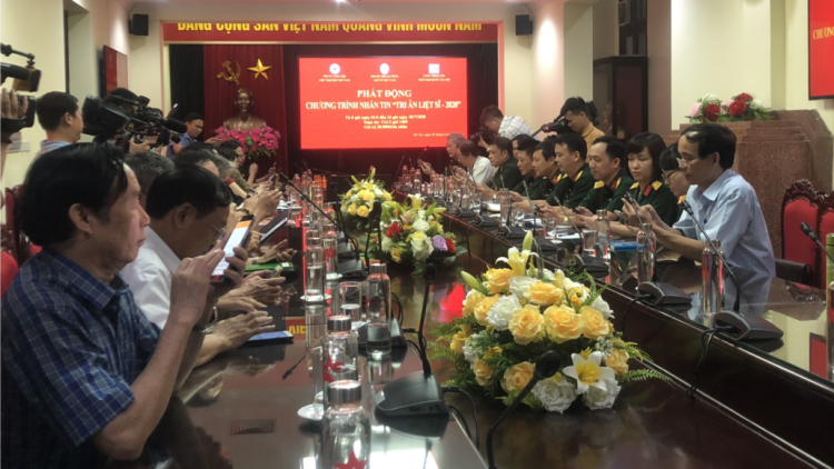 Ta đang moon bhrợ têng bh’rợ nhắn tin: Chăp hay apêê liệt sĩ 2020