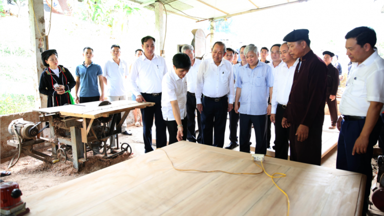 Phó Thủ tướng Thường trực lum pr’loọng đong đha nuôr Sán Dìu bhrợ cha choom