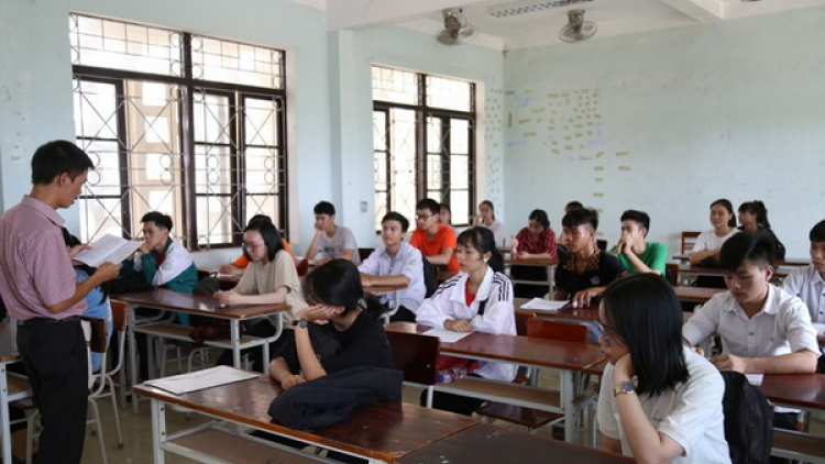 Quảng Bình: Cắh bhrợ têng thi tuyển lớp 10 ooy zâp trường công lập