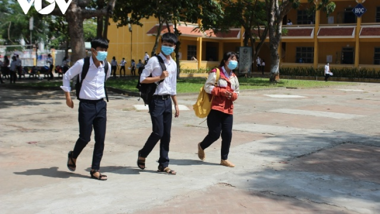 Quảng Nam: Dâng 4 tỷ đồng zooi đoọng zên học ha học sinh crêê cr’đơơng pr’luh Covid-19