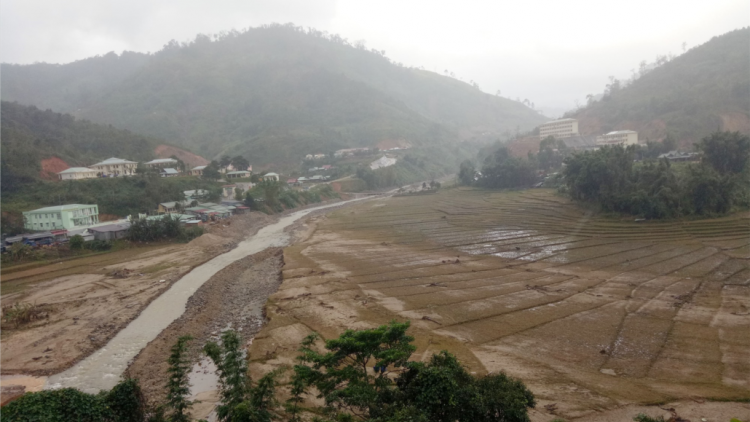Tây Giang t’bhlâng pa dưr bh’rợ ch’choh, b’băn