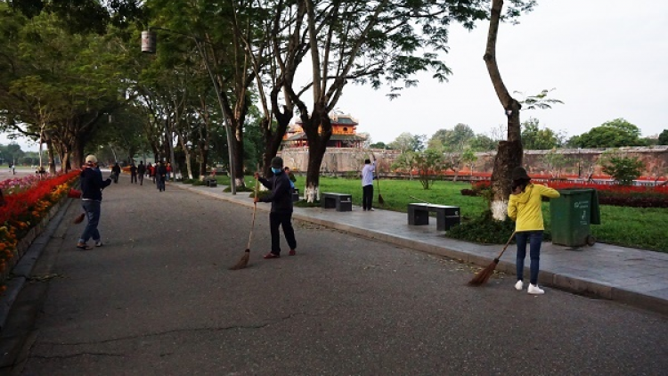 Thừa Thiên Huế: Ta lấh p’loọng cớ 2, 3 đhị c’cir Huế g’lúh đhêy lễ 30/4