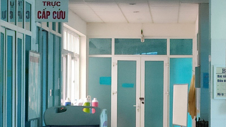 Dzoóc ooy t’nool điện dal thế coóp a chim, muy cha năc học sinh crêê điện giật ngân pa bhlâng
