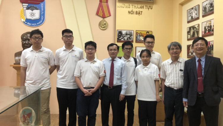 Việt Nam đơc đoọng 2 huy chương vàng đhị Olympic Toán học quốc tế c’moo 2020