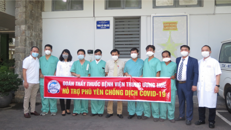 Apêê bác sĩ Bệnh viện Trung ương Huế mọt ooy Phú Yên zooi zâl cha groong Covid-19