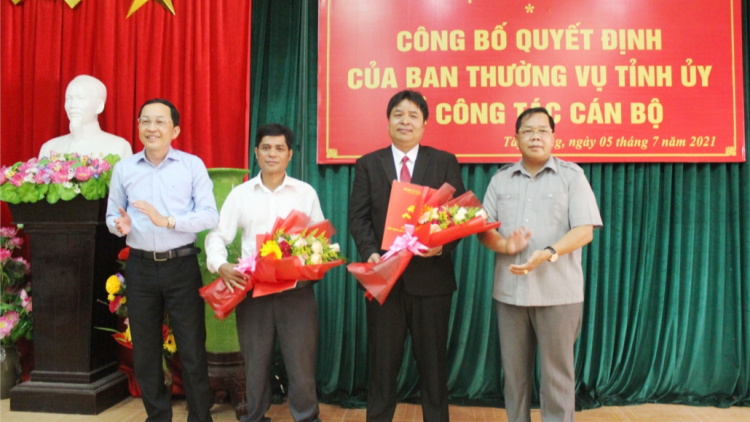 Xay p’căh quyết định xay moon k’đhơợng bhrợ Phó Bí thư Huyện uỷ Tây Giang