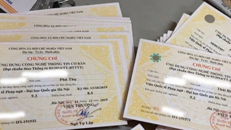 Pa xiêr văn bằng, chứng chỉ căh chr’năp: pa xiêr râu căh liêm crêê ha xã hội