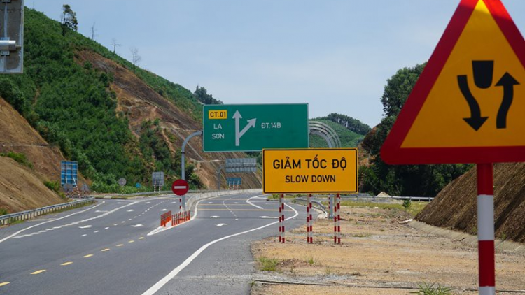 C’lâng lươt đơơh La Sơn- Tuý Loan năc đoọng xe lươt chô coh x’rịa quý 2 c’moo 2021