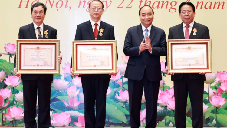 Chủ tịch k’tiếc k’ruung Nguyễn Xuân Phúc rơơm kiêng zâp đông khoa học chrooi đoỌng ooy cr’noọ bh’rợ 2045
