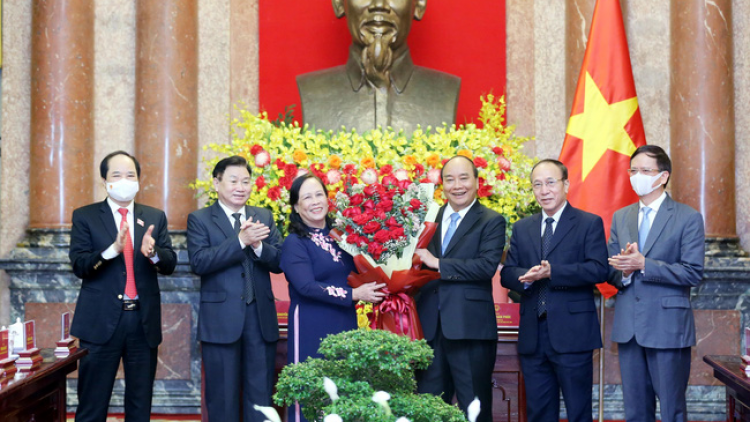 Chủ tịch k’tiêc k’ruung Nguyễn Xuân Phúc: Ma nưih t’cooh t’ha tỵ  năc râu chr’năp âng k’tiêc k’ruung