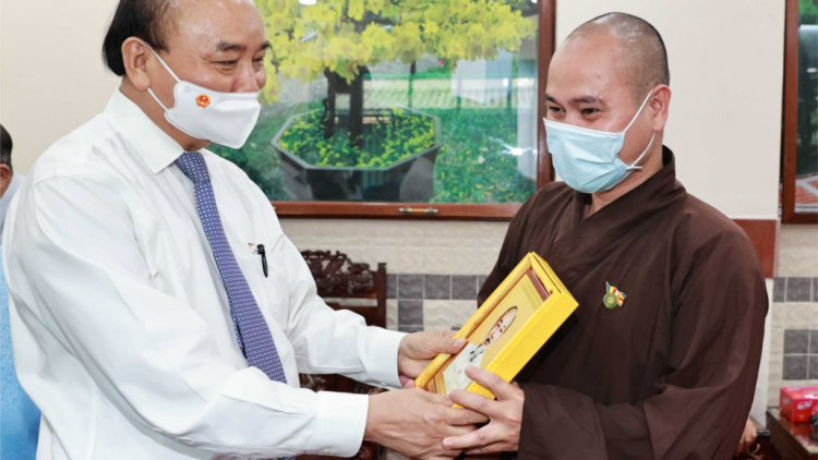 Chủ tịch k’tiêc k’ruung Nguyễn Xuân Phúc lum prá lâng đha nuôr Thành phố Hồ Chí Minh