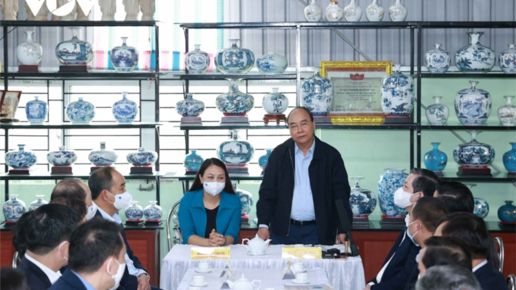 Chủ tịch k’tiêc k’ruung tươc lum lêy muy bơr bh’rợ hợp tác xã vêy pr’đươi ta béch dal bhlâng đhị Ninh Bình