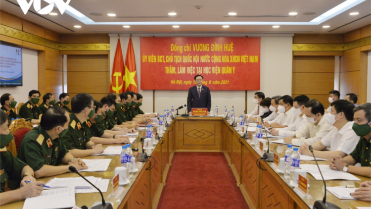 Chủ tịch Quốc Hội: Học viện Quân y choom bhrợ pa đơơh văc xin Nanocovax