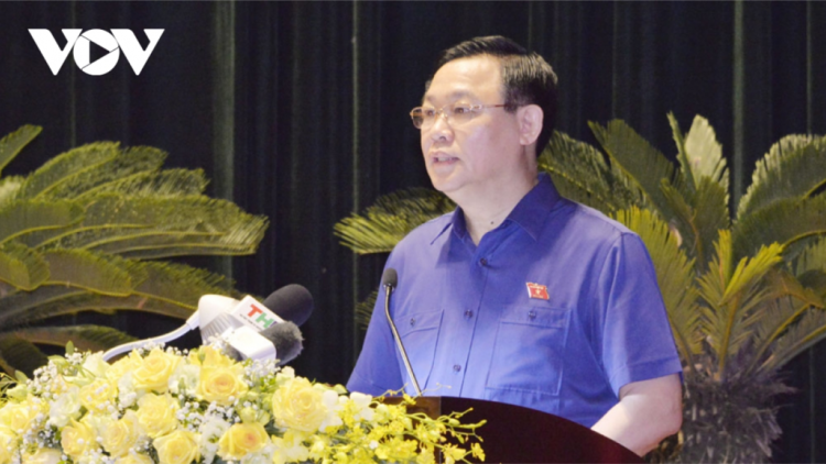Chủ tịch Quốc hội: Quốc hội vêy xa nay bh’rợ lêy cha mêết bh’rợ âng ĐBQH chuyên trách lâng ĐBQH kiêm nhiệm