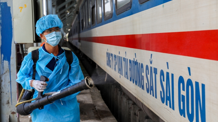 K’noọ 400 đhanuôr Quảng Trị tơợ thành phố Hồ Chí Minh chô ooy đông lâng tàu hoả têêm ngăn