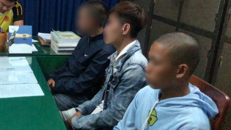 Trông dấc 5 apêê ađhi n’đil crêê c’bhúh k’âng k’đơơng plăm coọp, pa ép bhrợ tiếp viên cóh karaoke