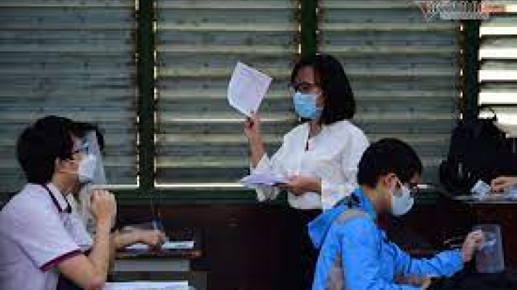 Lâh 11 r’bhâu thí sinh tươc ooy g’luh thi g’luh 2 hân noo thi tốt nghiệp THPT c’moo 2021