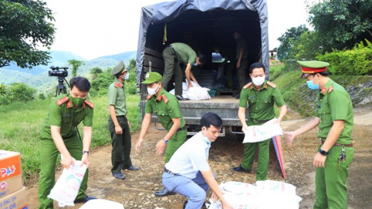 Zooi đoọng ch’na đh’năh ha c’bhuh vũ trang lâng đha nuôr k’tiêc k’ruung pr’zơc Lào