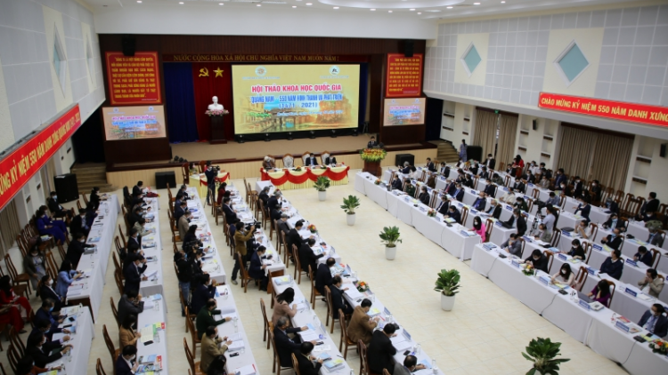 Tơợp bhrợ Hội thảo khoa học k’tiếc k’ruung “Quảng Nam-550 c’moo bhrợ t’váih lâng pa dưr pa xớc”