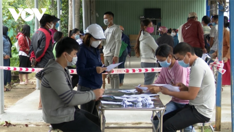 Quảng Nam: Trường Dân tộc bán trú đhị chr’hoong da ding ca coong Phước Sơn 22 học sinh crêê bọo Covid-19, trường vaih nắc đhị ặt pa tuông