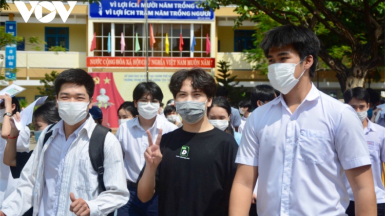Đà Nẵng tơơp đoọng học sinh tươc trường tơợ 18/10
