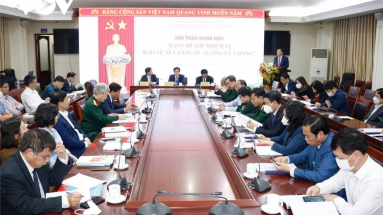 Báo chí lâng bh’rợ zư lêy pr’đợơ cr’nọo bh’rợ âng Đảng