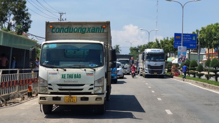 Đà Nẵng t’bhlâng k’đhơợng lêy lái xe c’lâng ch’ngai moot ooy thành phố