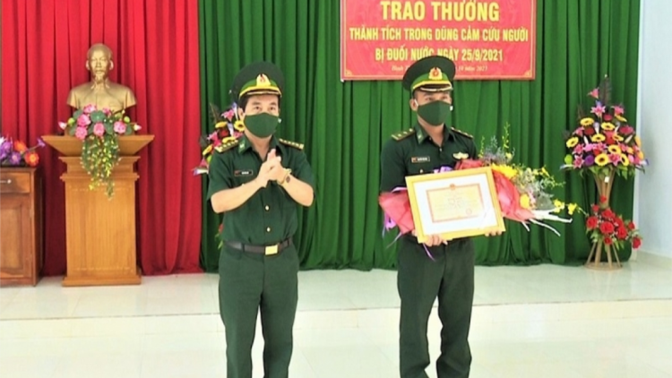 Cher Bằng khen ha Trung úy ơy trôông dấc ma nuyh đhị Bình Thuận