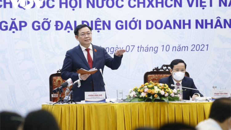 Chủ tịch Quốc hội: Zâp quốc sách âng Quốc hội zêng  đơc đha nuôr, doanh nghiệp moot đhị bha lâng