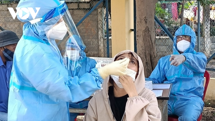 Quảng Nam bhrợ t’bhưah bh’rợ y tế bhươl cr’noon, đương ch’mêệt lêy lâng zư lêy, pa dưah manuyh crêê pr’luh cr’ăy đhị đong