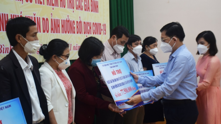 Bình Định: Pa đơp đoọng bha ar k’miah apêê pr’loọng đong crêê lum zr’năh k’đhap tu pr’luh cr’ăy Covid-19