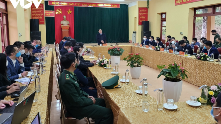 Thủ tướng lướt lum lêy lâng pa prá lâng cán bộ, chiến sỹ, đhanuôr chr’hoong Trùng Khánh, Cao Bằng