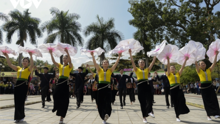Xòe Thái Tây Bắc dưr vaih C’kir Văn hóa phi vật thể pa căh măt  âng acoon ma nưih