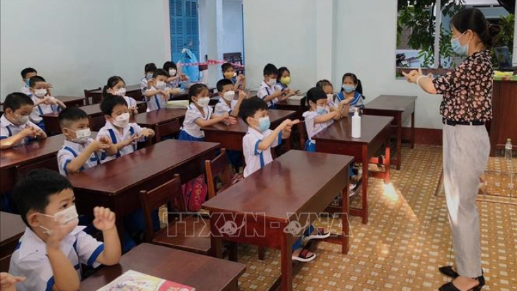 Học sinh ma nuyh acoon coh đhị Bình Định bơơn ta đoọng zên học, pa xiêr zên học kỳ I