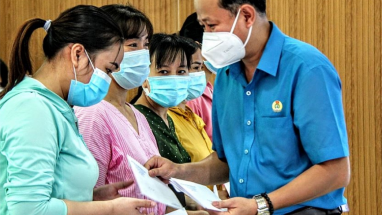 Chính sách t’mêê âng Công đoàn đăh zooi zên ha đoàn viên, ma nuyh pa  bhrợ crêê cr’đơơng âng pr’luh Covid-19
