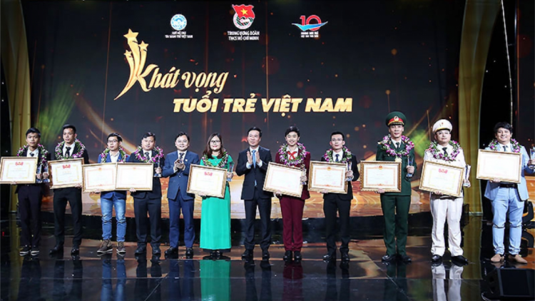Thường trực Ban Bí thư Võ Văn Thưởng pâh bhiệc bhan hơnh deh 10 cha nắc p’niên Việt Nam bhriêl choom bhlầng c’moo 2020