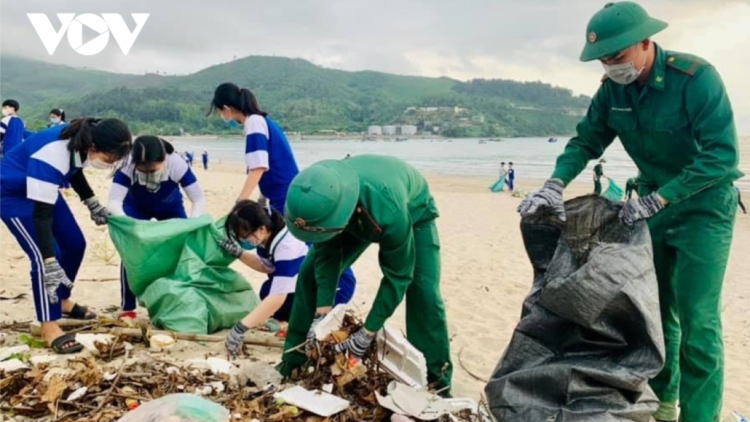 Lang p’niên Biên phòng Đà Nẵng g’lúh bhrợ têng pa liêm toor biển