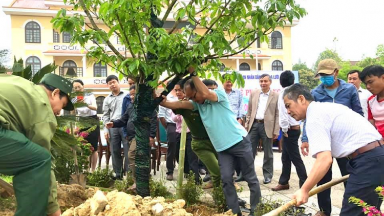 A Lưới k’đươi bhrợ bh’rợ “Mai rơợc đhị c’riing”