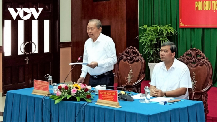 Phó Thủ tướng Thường trực Chính phủ Trương Hoà Bình lêy cha mêết bh’rợ bầu cử đhị Trà Vinh