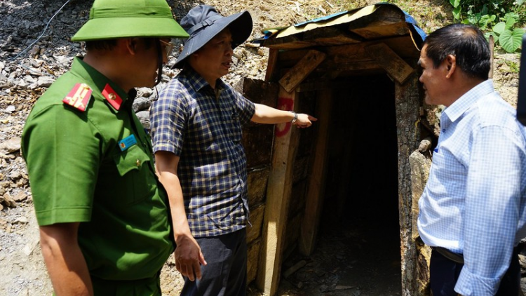 Quảng Nam: Bhrợ pa dưr c’lâng bh’rợ bhrợ pa ha râp apêê boọng hầm vàng lêt xa nay coh bhươn k’tiêc k’ruung Sông Thanh