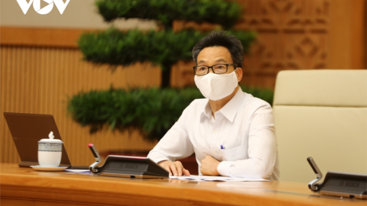 Phó Thủ tướng Vũ Đức Đam k’đươi moon lêy xăl t’mêê, bhrợ pa nhâm bhiệc k’đhơợng zư bhiệc đương lêy, pay t’moót, đoọng ặt pa tuông lâng manứih chô moót đắh k’tiếc k’ruung lơơng
