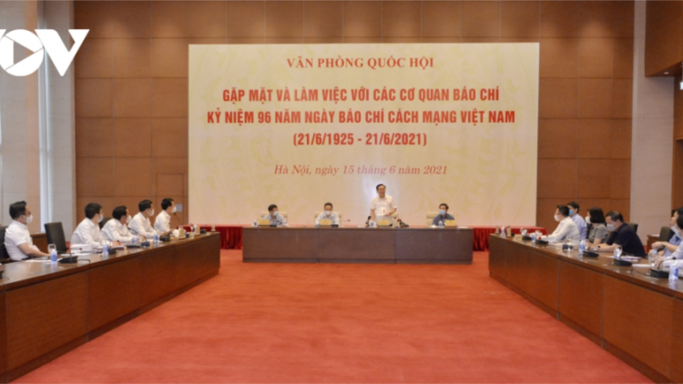 Chủ tịch Quốc hội: Xa nay bh’rợ hân đoo đoọng ha k’tiêc k’ruung, ha đhanuôr, báo chí năc t’bhlâng xay moon