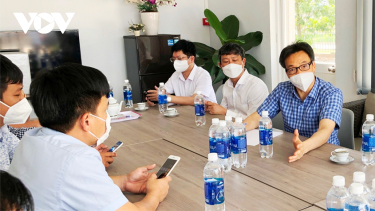 Phó Thủ tướng Vũ Đức Đam ch’mêêt lêy bh’rợ zêl, cha groong pr’luh đhị Bình Dương